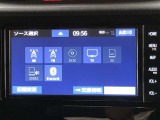 ラジオ、フルセグテレビ、CD再生、DVD再生、SD再生(音楽/動画)、SD録音(別途SDカードが必要です)、Bluetoothオーディオが使用可能です。詳しい仕様については展示店舗までお尋ねください。