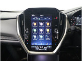 11.6インチの縦型ディスプレイに、ナビゲーション機能をはじめ、エンターテインメント、車両情報、エアコン操作、各種設定などを集約。タブレットのような感覚で、直感的に操作できます。