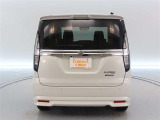 バックガイドモニターで、後方を確認しながら安心して駐車することができます。運転初心者も熟練者も必須の機能ですよ!