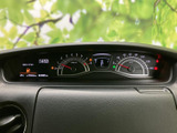 視認性の高いメーター類で、運転に必要な情報を的確に把握できます。シンプルなデザインで、運転に集中できる環境を提供します。