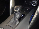 電動パーキングブレーキ・ブレーキホールドを装備してます。ホールド機能は信号待ちが多い一般道で疲労軽減になり、大好評です!