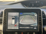 様々な情報を表示するモニターは、運転をサポートする重要な役割を担います。明るく見やすい画面で、安全運転を支援します。