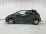 ヴィッツ 1.3 F LEDエディション 4WD 