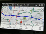 鮮やかな色彩で、目的地までの道筋がひと目でわかります。運転に集中しながら、スムーズなナビゲーションをサポートする頼もしい相棒です。