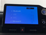 いまや必須装備「ナビゲーション」搭載!知らない場所に、スイスイッとドライブ。なんて便利な機能でしょうか?もう、これなしではハンドルを握れませんね!でも、運転中の操作は危険ですのでご注意ですね♪