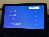 フルセグTV、AM/FMチューナー、Bluetooth、USB入力(動画・音楽再生/給電)、スマートフォン連携などが使用可能です。詳しくは店舗スタッフまでお尋ねください。