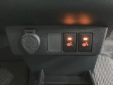 運転席/助手席にはシートヒ-タ-を完備!