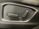 こちらのグレードは助手席にもパワーシートを装備しております!運転席同様お好みで調整が可能です!