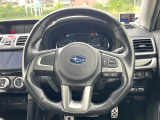 インテリアに合わせたデザインのステアリングは、運転される方のことも考え、運転しやすい形状、大きさです。是非一度、実際に触ってお確かめください。