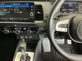 ホンダ純正メモリーナビ搭載なので、遠方へのドライブもお任せ下さい!ステアリング左手側にオーディオ関連のコントロールスイッチを配置しています。操作時は視線を逸らすことなく運転に集中できます