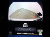 後方確認に便利なバックカメラ装備!!バックカメラにはガイド線を表示することも可能で、狭い駐車場や後方が確認しづらい場所に駐車するときや、車を切り返す時に便利な装備です!!