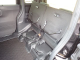 ◆チップアップ&ダイブダウン機構付【ULTR SEAT】は後席座面を左右分割で跳ね上げることができます。トランクで積載できない背の高い荷物をラクラク収納できます。ホンダ車ならではの人気装備です。