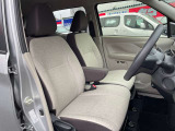 ひじ掛けが付いて運転が楽です