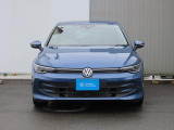 LEDマトリクスヘッドライト「IQ.LIGHT」を装備。フロントカメラで対向車や先行車を検知してLEDを個別で自在に点灯消灯の制御をし、最適な配光を可能にしたヘッドライトシステムでございます。