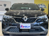 シャープなヘッドライトとルノーのダイヤモンドエンブレムが印象的。輸入車ならではのデザイン性を毎日の通勤・買い物でも楽しめます。