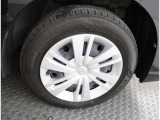 かっこいいホイールですね。 車のイメージを大きく左右するホイール部分はコダワリを持ちたいですね。