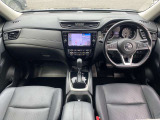 エクストレイルの運転席周りの画像です。