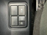 車がカーブの外側へ膨らんだり内側へ巻き込んだりする挙動を防止し安定した走行をサポートする横滑り防止装置付きです!