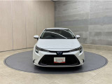 お車購入のポイントとなるフロントマスクです!シャープな目つきが印象的なデザインのヘッドランプです。