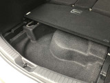 トランク下にも収納がございます!