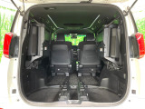 普段のお買い物や通勤、送迎等に十分な荷室スペースを確保しております。セカンドシートを倒すと、大きな荷物の積載も可能です♪