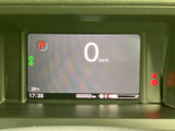 視認性の高いメーター類は、運転に必要な情報を的確に伝えます。直感的なデザインで、運転に集中できます。走行状況が一目でわかります。