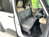 運転席シート廻りは使用感も少なく、良好な状態となっています。丁寧に使われていたことがよくわかりますね。