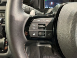 ステアリングにオーディオ操作スイッチが付いています。オーディオ画面に直接タッチしなくても操作が出来ますので、運転に集中できます。