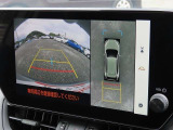 「パノラミックビューモニター」でクルマを真上から見るように周囲を確認でき、駐車の際に大活躍☆