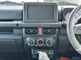 個性豊かなスタッフがお客様のご来店をお待ちしております。 女性の方、車に詳しくない方にも愛車選びをしっかりとサポート致します!!