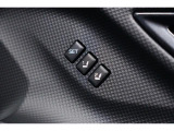 運転席のシートポジションメモリー機能は、登録済みの運転者と交代しても、シートポジションの変更の手間がかかりません。