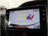 バックガイドモニターで、後方を確認しながら安心して駐車することができます。運転初心者も熟練者も必須の機能ですよ!