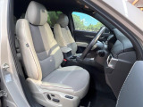 運転席シート廻りは使用感も少なく、良好な状態となっています。丁寧に使われていたことがよくわかりますね。
