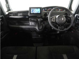 ◆インテリアパネル◆視界広々で非常に運転しやすくロングドライブでも疲れを感じさせないすっきりとまとまったインパネ周りです。