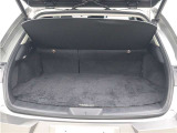 最大荷室長約790mm、最大横幅約1,250mm、荷室容量220L(アンダーデッキを含まず)のラゲージスペースです。