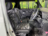 運転席シート廻りは使用感も少なく、良好な状態となっています。前オーナー様が丁寧に使っていたことがよくわかりますね。