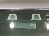 【スズキ セーフティサポート】走行中に前方の車両等を認識し、衝突しそうな時は警報とブレーキで衝突回避と被害軽減をアシスト。より安全にドライブをお楽しみいただけます。