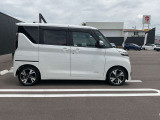 リヤスライド仕様となっていますので開け閉めの際、隣の車にドアをぶつける心配がございません☆