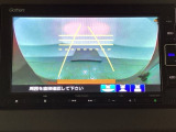 バックでの車庫入れも安心です! リアカメラが付いているバックモニター付のナビを装備しております。操作線もついており距離感も画面から確認できます。