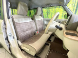 運転席シート廻りは使用感も少なく、良好な状態となっています。丁寧に使われていたことがよくわかりますね。