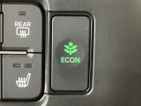 ★ECONスイッチ★ エコドライブを加速しよう!スイッチをONにすると、運転の仕方によるロスを抑え込み燃費をよくするようクルマが頑張ります(*^ー^*)燃費向上にチャレンジ♪