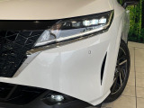 【LEDヘッドライト】悪天候や夜間走行時も良好な視界を確保し安心して運転できる高輝度LEDヘッドライトを装備!点灯速度が早く、消費電力も抑えられています。