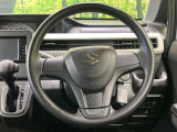 インテリアに合わせたデザインのステアリングは、運転される方のことも考え、運転しやすい形状、大きさです。是非一度、実際に触ってお確かめください。