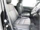 乗り降りしやすい運転席助手席