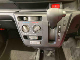 納車前にはプロのメカニックが、各部の点検を行います。ディーラーにしか出来ない品質、そしてサービスできっと満足していただけると思います!