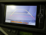 車庫入れや駐車で威力を発揮するのがバックモニター!ナビディスプレイに後ろの様子が映し出されるから安心です。