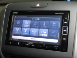 ナビゲーションは純正メモリーナビ(VXM-184VFi)を装着しております。AM、FM、CD、DVD再生、Bluetooth、フルセグTVがご使用いただけます。初めて訪れた場所でも安心ですね!