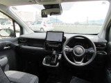見通しのよいすっきりとした視界で、誰でも運転しやすいです。運転のしやすさは疲れにくさにも繋がりますよ♪
