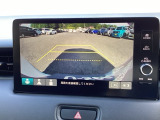 バックモニター付きで、車庫入れやバック時の後方確認をしっかりサポート。モニターに映し出される映像で死角も確認しやすく、狭い場所での駐車や後退時の操作をより安心して行えます。