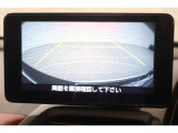 バックカメラが装備されており、後方の安全確認はもちろんのこと狭い場所での駐車や雨の日・夜間など視界の悪いコンディションでのストレスの軽減にもなります!